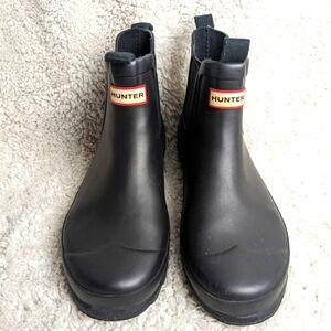HUNTER CHELSEA rain boots size 5 women ALL black In good used condition!